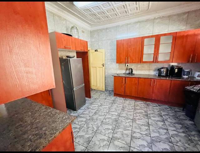 4 BEDROOM HOUSE FOR SALE IN FOREST HILL